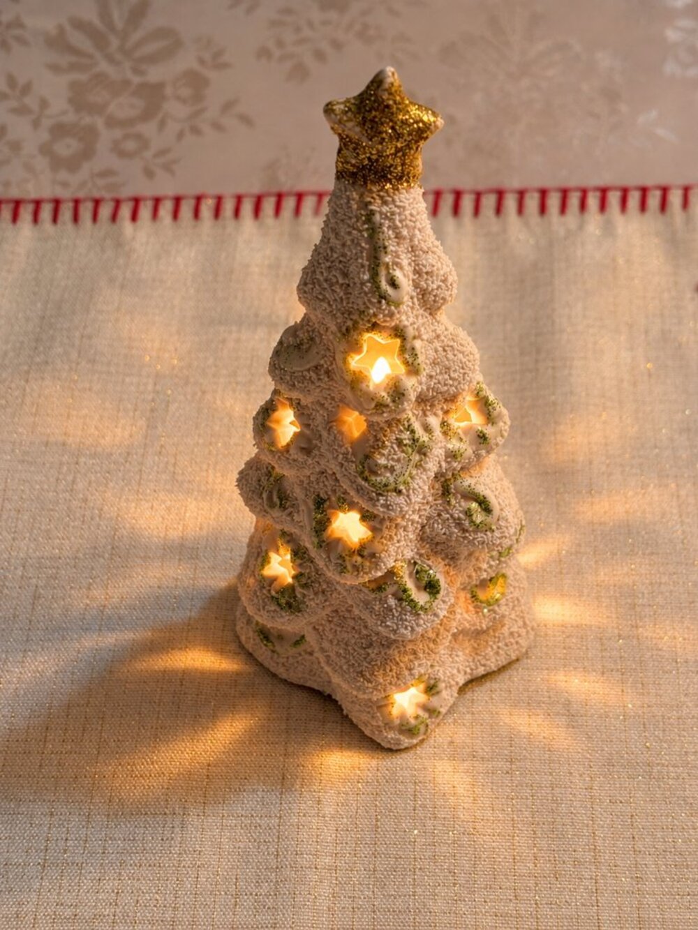 Yankee Candle Frosted Christmas Tree With Sparkles Tea Light Decoration